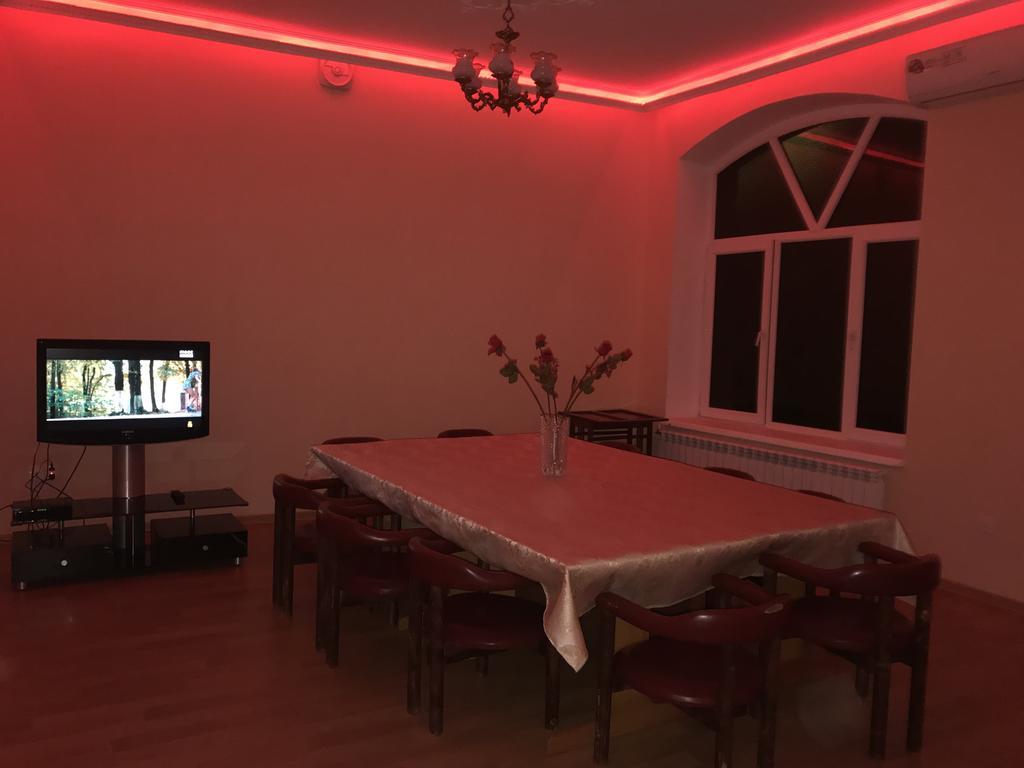 Beaming_House Hotel Şǝki Bagian luar foto
